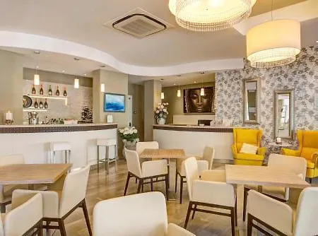 Lalla Beauty & Relax Готель 4*