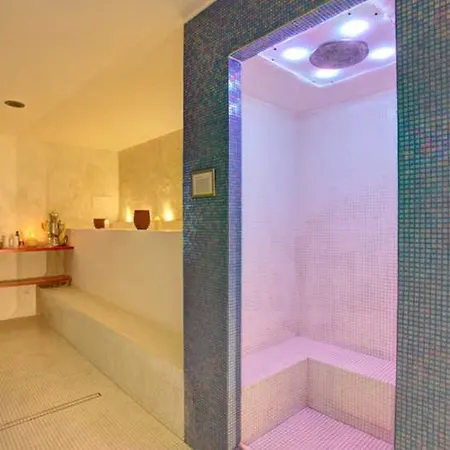 Готель Lalla Beauty & Relax Чезенатіко